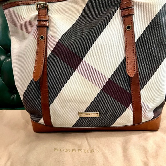 Burberry Tote Bag with dust bag in good condition. - Picture 7 of 7